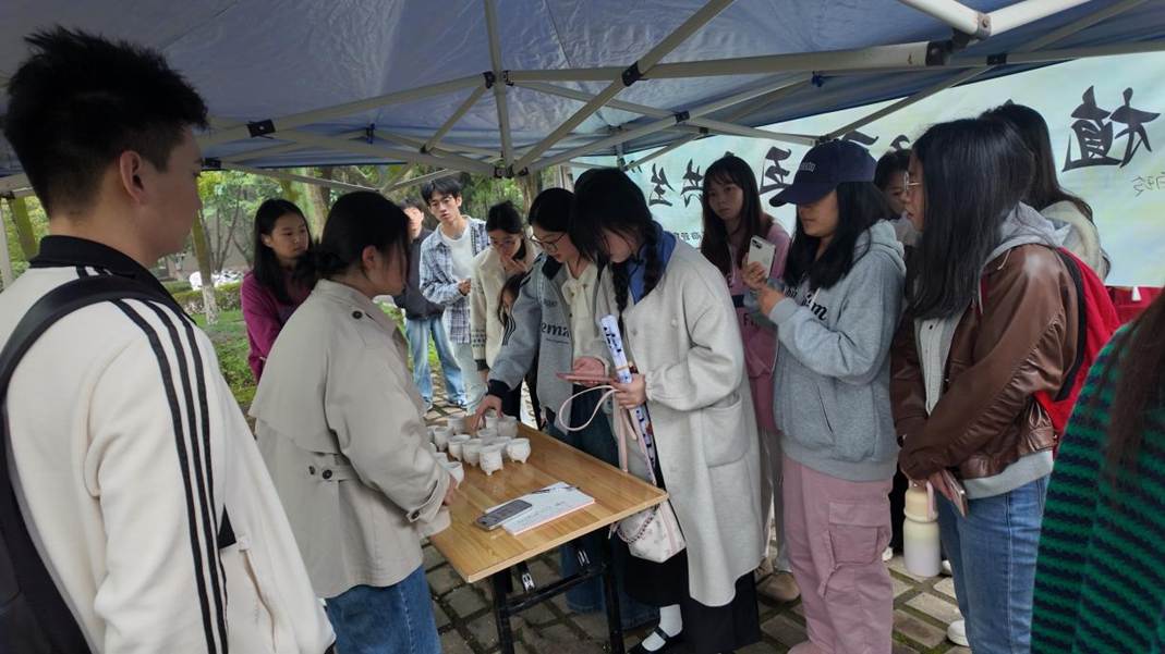 a092c920-1b09-49ff-bdab-c7b3a1751b79